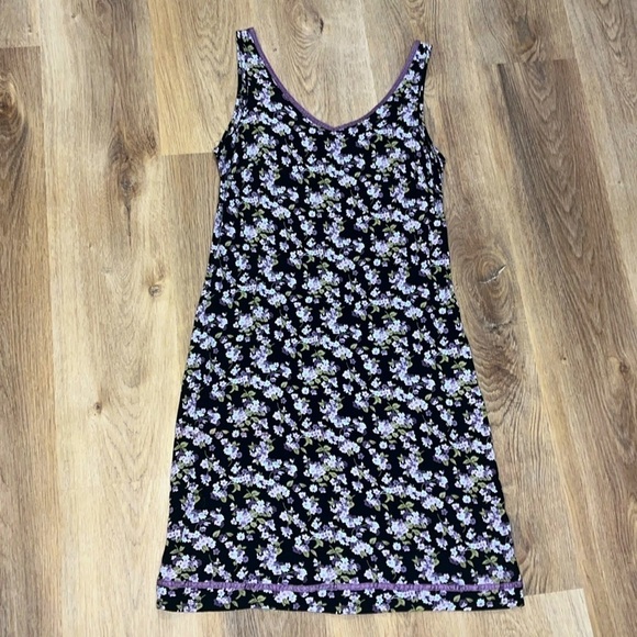Gorgeous VTG 90’s/Y2K Gap 100% Rayon Floral Black Purple Zip Back Dress Small - Picture 1 of 5